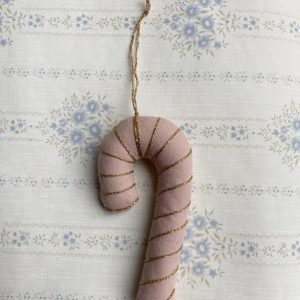 Lyserød med guld broderi